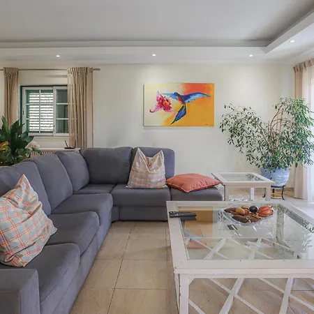 Villa Mar Ali - Jacuzzi - 400m From The - By Bedzy Albufeira