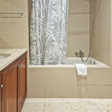 Mar Ali - Jacuzzi - 400m From The - By Bedzy Villa *