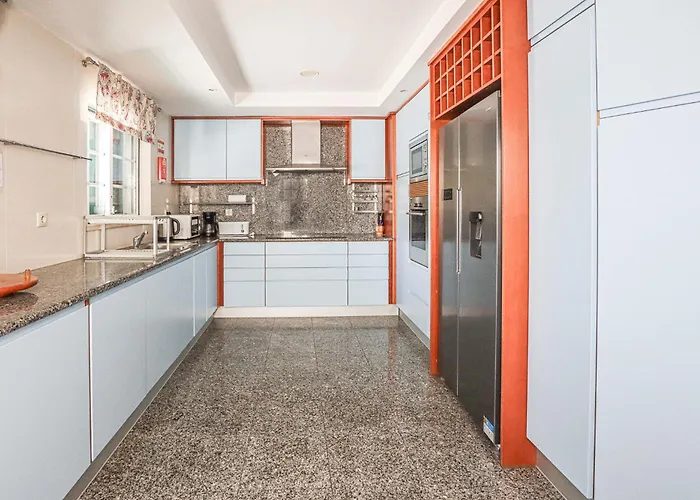 Mar Ali - Jacuzzi - 400m From The - By Bedzy Αλμπουφέιρα